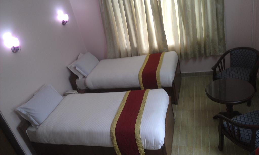 Amar Hotel Catmandu Quarto foto